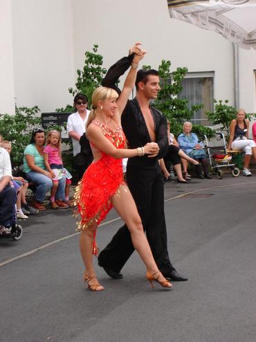 ESB RAD 2012 08 SZ Sommerfest Annabell und Daniel Laqua tanzten zu lateinamerikanischen Rythmen image-50104